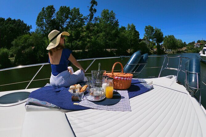 4H Private Boat Trip on the Douro River - Feel the Nature - Where the ride starts: Marina da LixaR and the local-boat mood