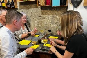 Authentic Port Wine Tasting & Douro River Cruise in Porto - Group size, language, and comfort tips that actually help