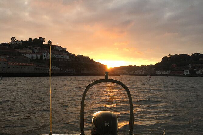Boat Trip in Douro Porto - Small-group comfort: blankets, red wine, and attentive guidance