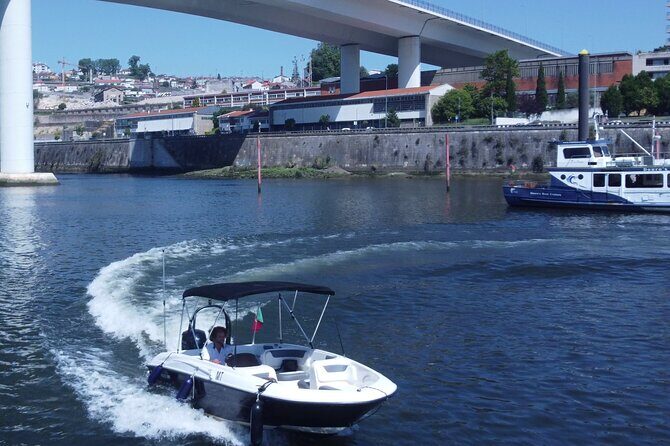 Boat Trip in Douro Porto - When to go and what to bring for the Douro breeze