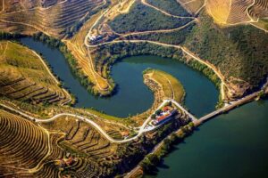 Douro Experience - Boat and Train Ride - Lunch and Wine Tasting - All Included - Lunch by the River: Food, Timing, and Heat to Plan For