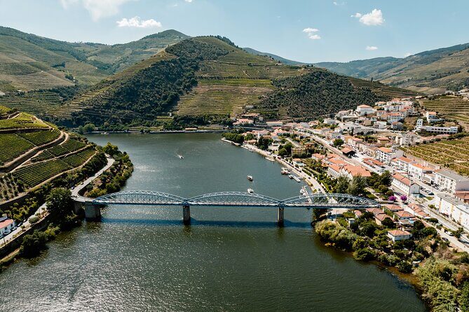 Douro Experience - Boat and Train Ride - Lunch and Wine Tasting - All Included - The Train Ride Along the River: Short, Fun, and Surprisingly Memorable