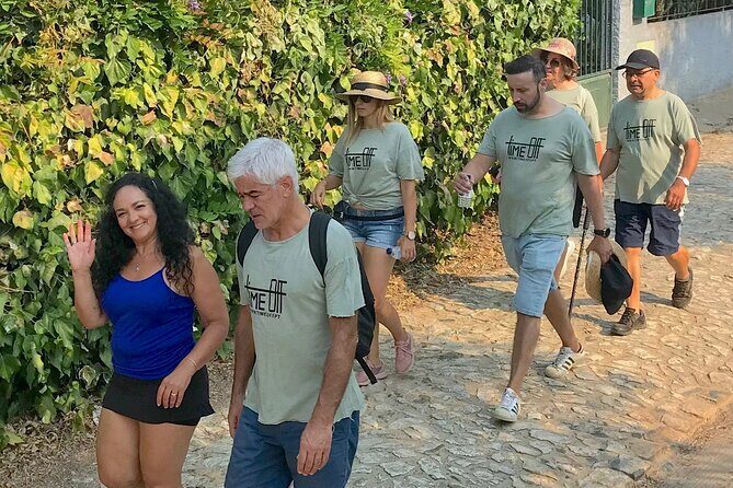Douro: luxury walking tour with lunch at Quinta da Pacheca - Refined lunch at Quinta da Pacheca: what’s actually included
