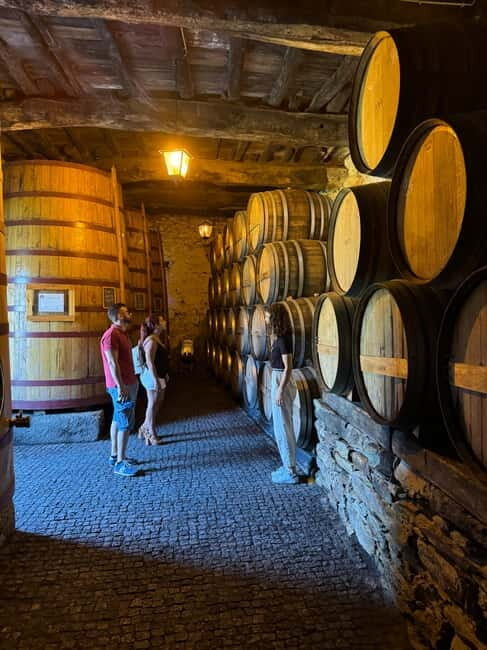 Douro offroad experience: visit to a winery and a picnic - Pickup and pacing: Pinhão to Tabuaço, then back again