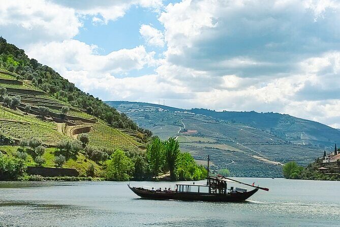 Douro | Roots & History - Tour with a local - Pinhão viewpoint: terraces, river, and quick photo time