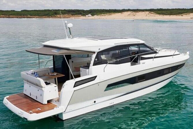 Douro Tour on a Private Yacht in Porto - From Douro Marina to Arrábida Bridge: the first big panoramic payoff
