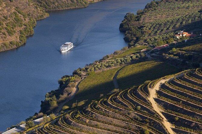 Douro Valley Cruise Porto to Pinhão: Breakfast, Lunch and Tasting - Where you meet the boat (Estiva or Gaia) and how not to get flustered
