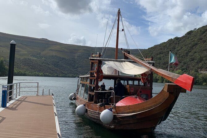 Douro Valley in a Tesla - The value of a small group with wine-country snacks