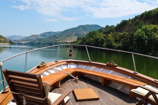 Douro Valley private day tour from Porto - Shared Visits and a Private Vehicle: How the Day Is Set Up