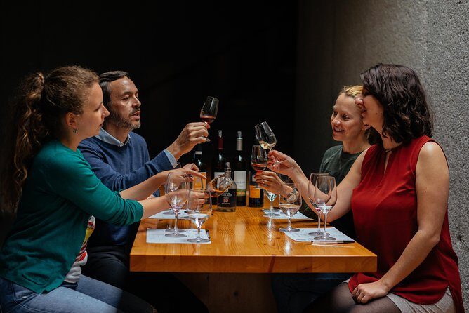 Douro Valley Private Day Trip including Boat Ride & Wine Tasting - Lunch in the Douro Valley: A Local Stop with a View