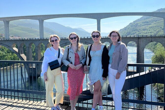 Douro Valley Tour - 3 Wine tastings, Lunch & river Cruise - Sabrosa Lunch at a Vintage House: Full Meal, Then a Guided Cellar Look