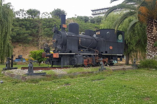 Douro Valley Tour: Wine Tasting River Cruise and Lunch from Porto - Pinhão: a short Golden River stop worth timing your photos
