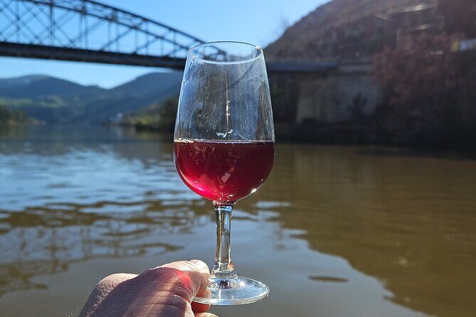 Douro Valley Tour with Train and Vinho Verde - From Porto at 8:00: the meeting point and how pickups work