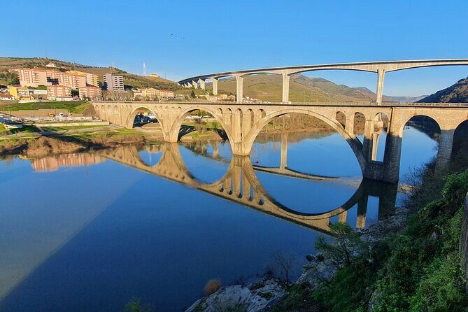 Douro Valley Tour with Train and Vinho Verde - Peso da Régua and rabelo boats: Port wine logistics you can see