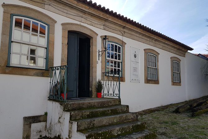 Douro Valley Wine Tour: 3 Vineyard Visits, Wine Tastings, Lunch - The drive and Pinhão area views: a break for your eyes