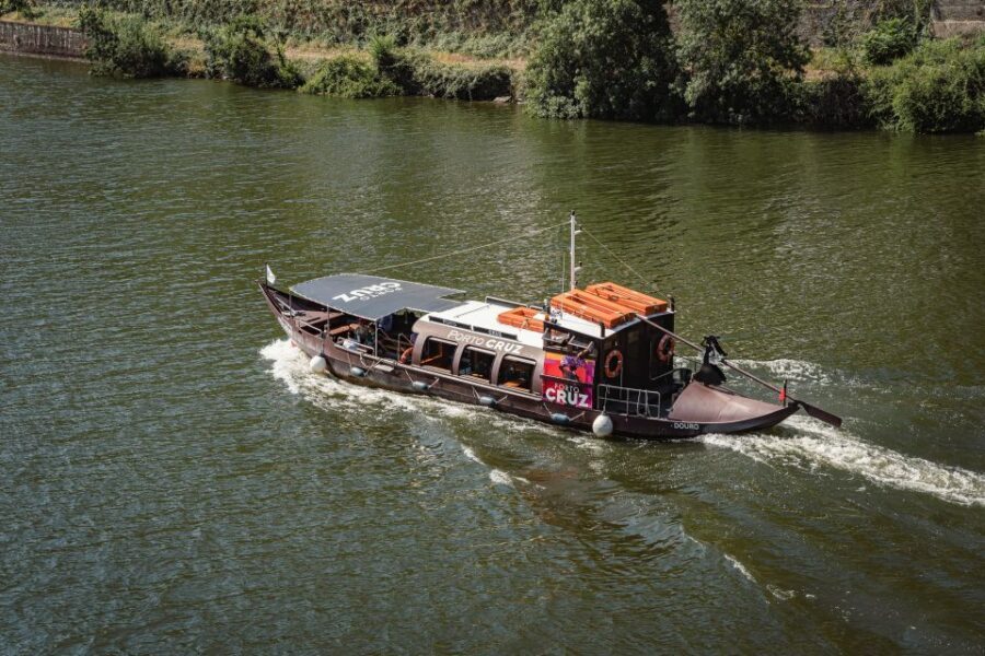 From Pinhão: Douro Valley Rabelo Boat Tour with Audio Guide - Quinta da Romaneira and the Romaneira Valley Panorama