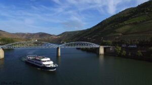 From Porto: Douro River Cruise, Winery Visit & Lunch - Sailing the Douro Valley: dams, bends, and the view you’ll keep chasing