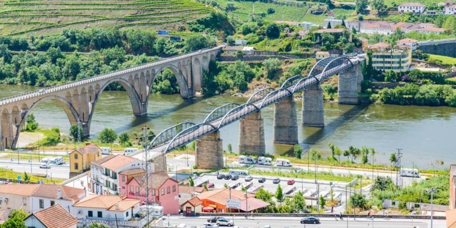 From Porto: Full-Day Douro Valley Trip - Peso da Régua photo pause: small time window, big payoff