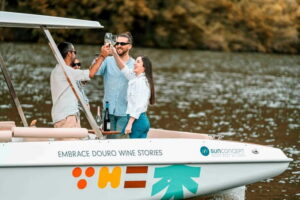 Pinhão: Douro River Solar Boat Tour with Wine Tasting - Getting to Daurum Solar Boats: riverfront directions that save time