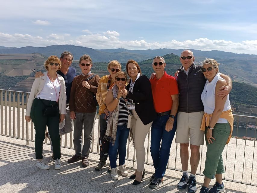 Pinhão: Douro Valley with Wine Tasting, Boat Trip and Lunch - Quinta stop number one: tasting and the basics of Port and DOC Douro