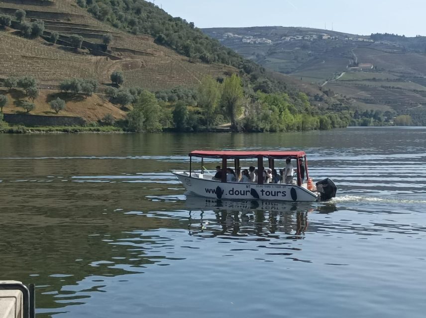 Pinhão: Douro Valley with Wine Tasting, Boat Trip and Lunch - Pinhão train station azulejos and a viewpoint stop for photos