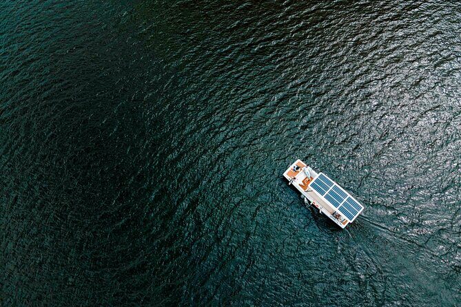Pinhão: Electric Boat Experience 1h - Taste of Two Wines - Where you see the Douro: Pinhão river views and the Vila do Pinhão panorama