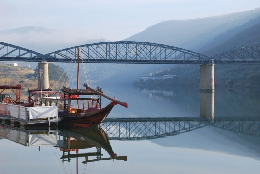 Pinhão: Private Rabelo Boat Tour along the River Douro - Timing and what “1 hour” actually feels like