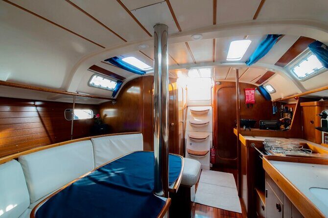 Port : Douro River Cruise (2 h) – Wine & Scenic Views - Onboard Comfort: Wi‑Fi, Restroom, Included Drinks, and Personal Touches