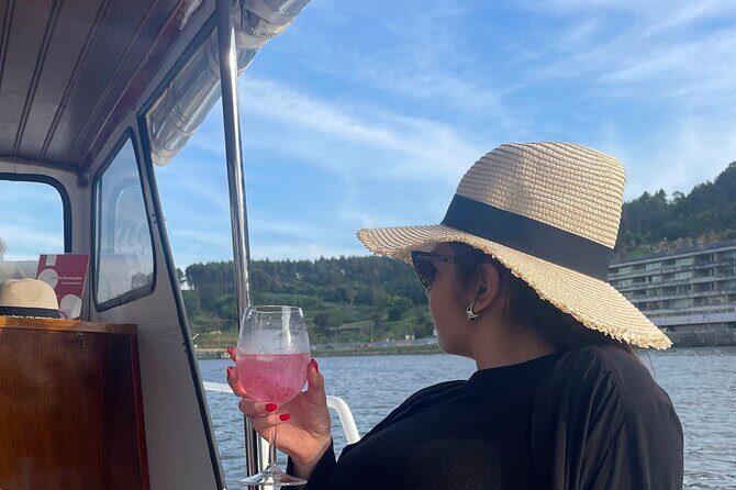 Port : private cruiser 6 Bridges and port wine tasting/Sunset - Wine Tasting Onboard: White, Ruby, Tawny, and 10+ Years