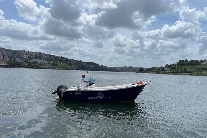 Porto: 2h Private Tour (1 to 6 people) on the Douro River with a local - Where You’ll Go: Douro Meets the Atlantic near Foz do Douro