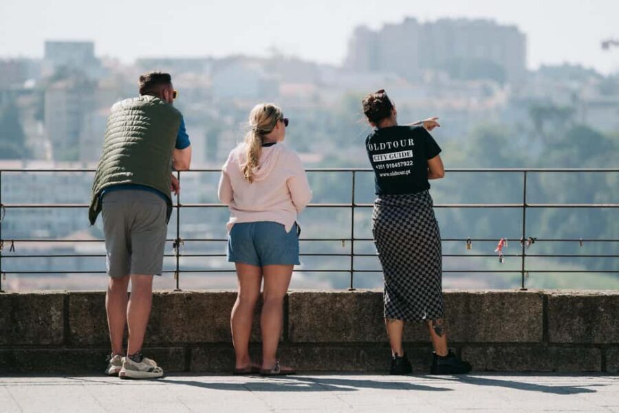 Porto and Foz: Private Douro City Tour in an Electric Ford T - Old Town Quick Hits: Palacio da Bolsa and Alfândega Pass-By Moments