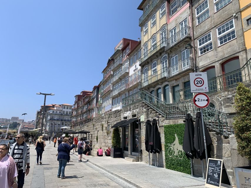 Porto and Gaia: Walking Tour of Douro's Two Riversides - Dom Luís Bridge crossing: seeing two cities without leaving the story