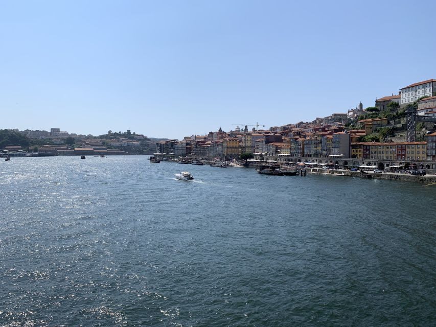Porto and Gaia: Walking Tour of Douro's Two Riversides - Gaia’s wine legacy at the Serra do Pilar Monastery