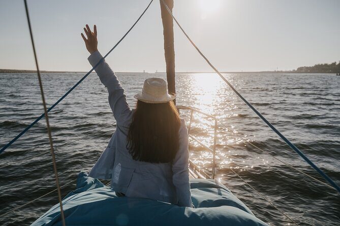 Porto: Cruzeiro privado rio douro até 8 pessoas com wine tasting - Timing Your Day in Porto: Sunset, Short Stays, and What to Pair With It