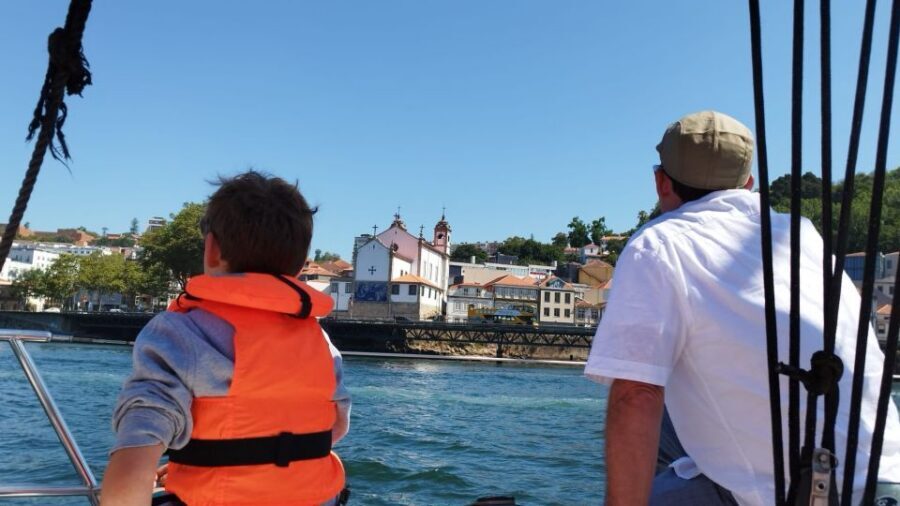 Porto Douro river boat tour or Amazing Sunset - Small private group energy and onboard guide support