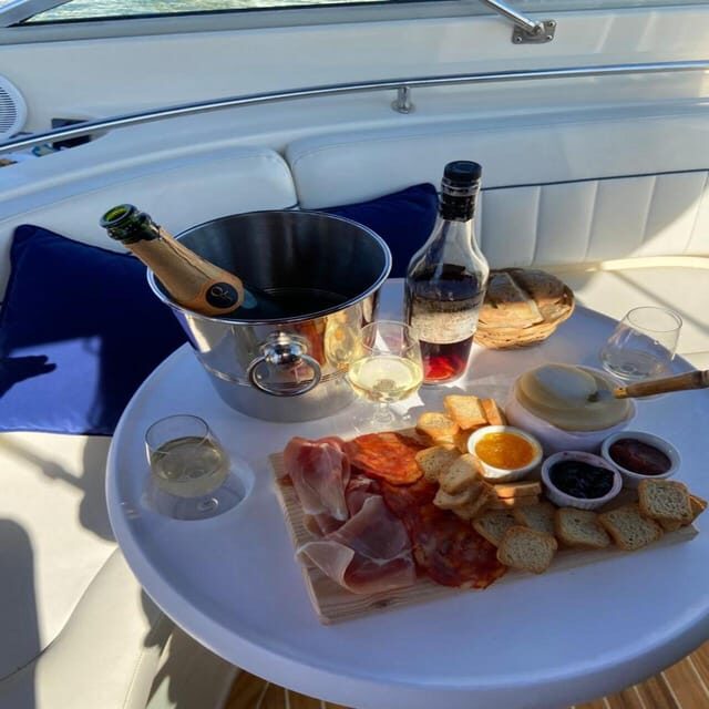 Porto: Douro River Boat Tour w/ Portuguese Wines & Tasting - Food On Board: Local Treats That Aren’t an Afterthought