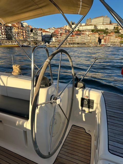 Porto: Douro river Boat tour with wine tasting (small group) - Meeting the crew at Pontoon C (and settling in fast)