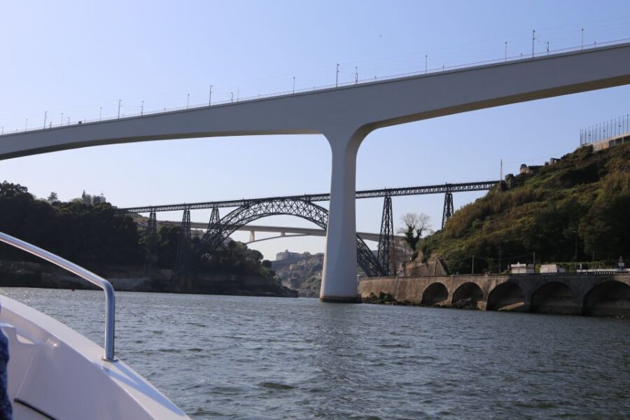 Porto: Douro River Cruise w/ Portuguese Wines & Local Host - Private trip or small groups: when “calm” is the point