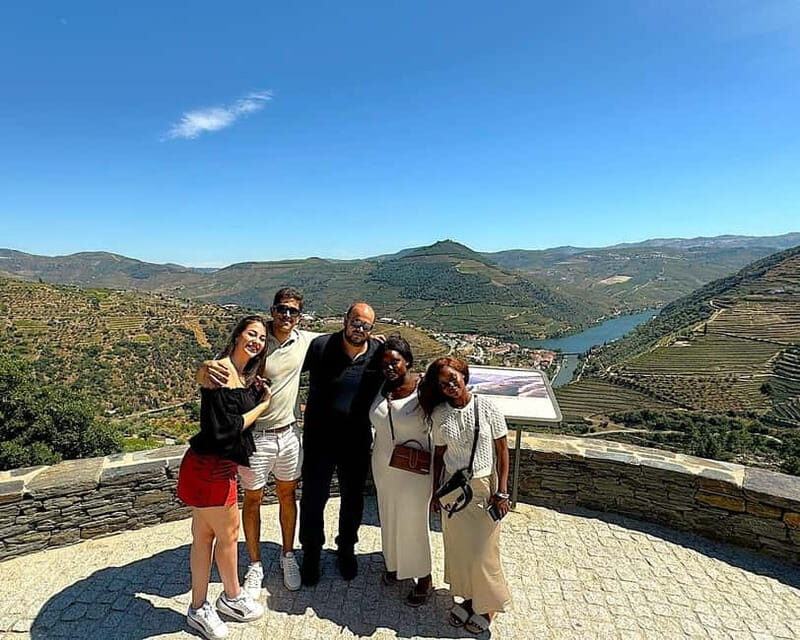Porto: Douro Valley Tour with 3 Wineries and Lunch - Scenic viewpoints and photography breaks that actually matter