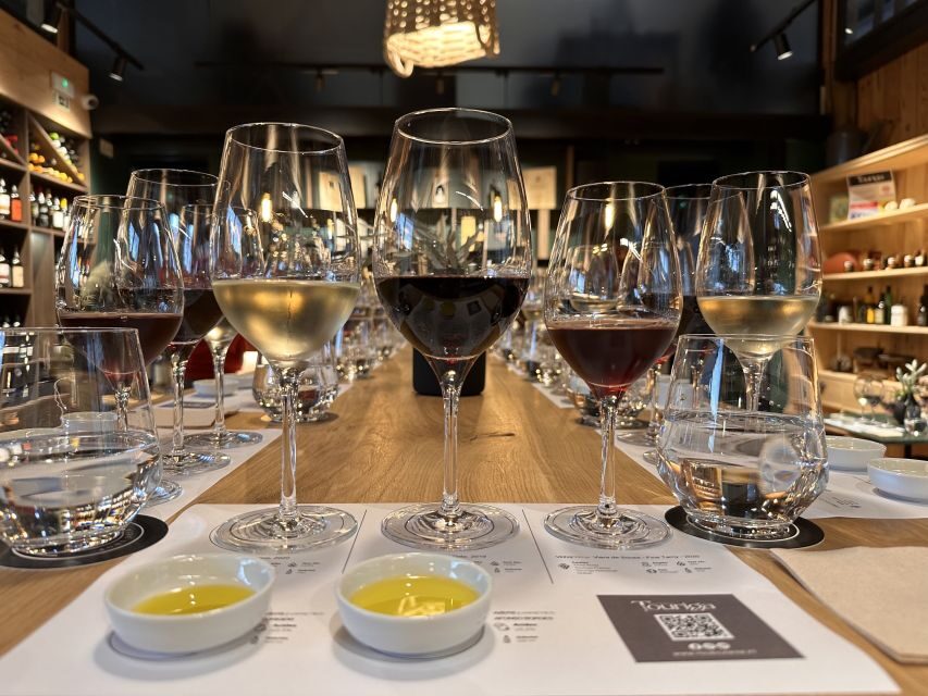 Porto: Douro Valley Tour with Wine Tasting, Cruise and Lunch - Who this tour is best for