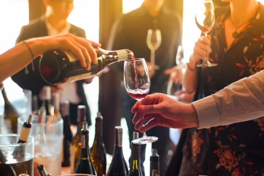 Porto: Douro Valley Tour with Wine Tasting, Cruise and Lunch - Guides and small-group energy: why names keep showing up