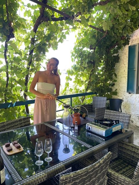 Porto: Douro Valley Wine Tour with a Sommelier & Boat Trip - Pinhão lunch and the Douro boat cruise: relax, eat, and take it all in