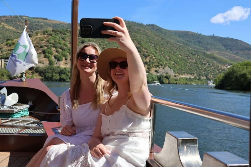 Porto: Douro Valley with Small Wineries, Lunch and Boat Tour - The van ride out and why it matters (75 minutes each way)
