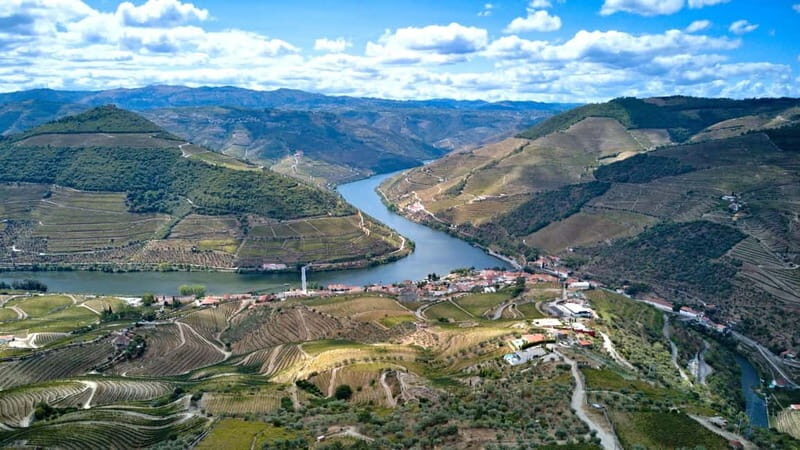 Porto: Douro Wine Tour with Lunch and River Cruise - The Short Van Ride to Pinhão (Where Lunch Happens)