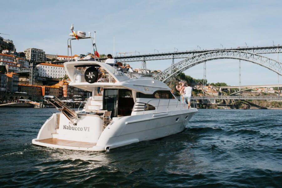 Porto: Full Day Douro River Cruise from Porto to Régua - Castelo de Paiva Stop: Where Lunch Lands With the River Moving
