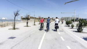 Porto Private E-Bike Tour: Douro River, Parks & Beaches - Where the tour starts: the big mural and the quick bike setup