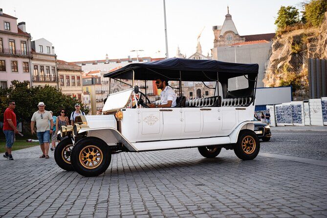 Porto: Private Tour to the Historic Center in a Classic Car - Key Things You’ll Notice on This Classic-Car Porto Tour