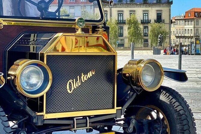 Porto: Private Tour to the Historic Center in a Classic Car - Passeio Alegre Garden and Jardim Calm: Sea Breeze Without the Crowds