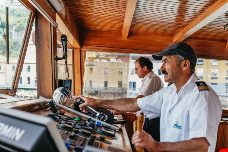 Porto: River Douro 6 Bridges Cruise - Logistics that matter on the day