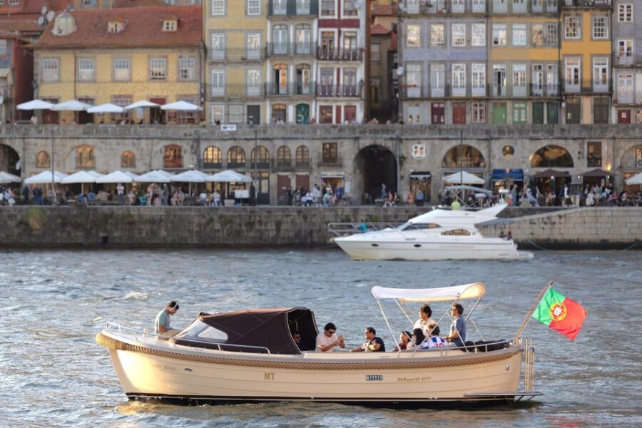 Porto: Six Bridges Douro River Cruise with Drinks - Teak-deck comfort, covered by the crew’s calm